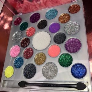 BRAND NEW BEBE SPARKING PRESSED GLITTER PALETTE 🌈